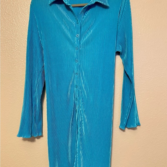 Vibrant Blue Pleated Dress - Picture 2 of 3